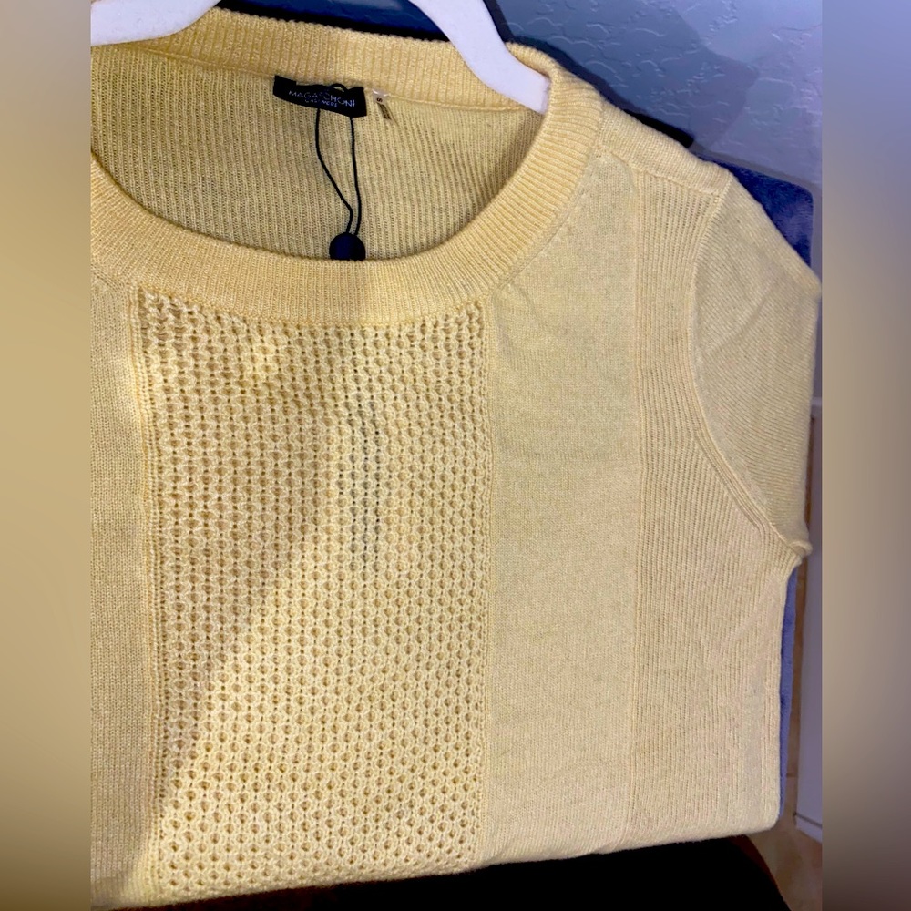 NWT- Size S, Magaschoni soft yellow Cashmere Sweater